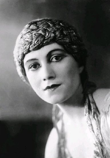 Olga Khokhlova Biography