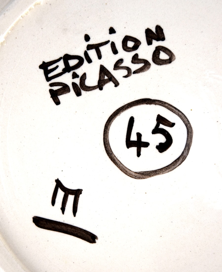 Pablo Picasso signature, Service Poisson Plate M (“Fish” Service Plate), 1947 A.R. 16