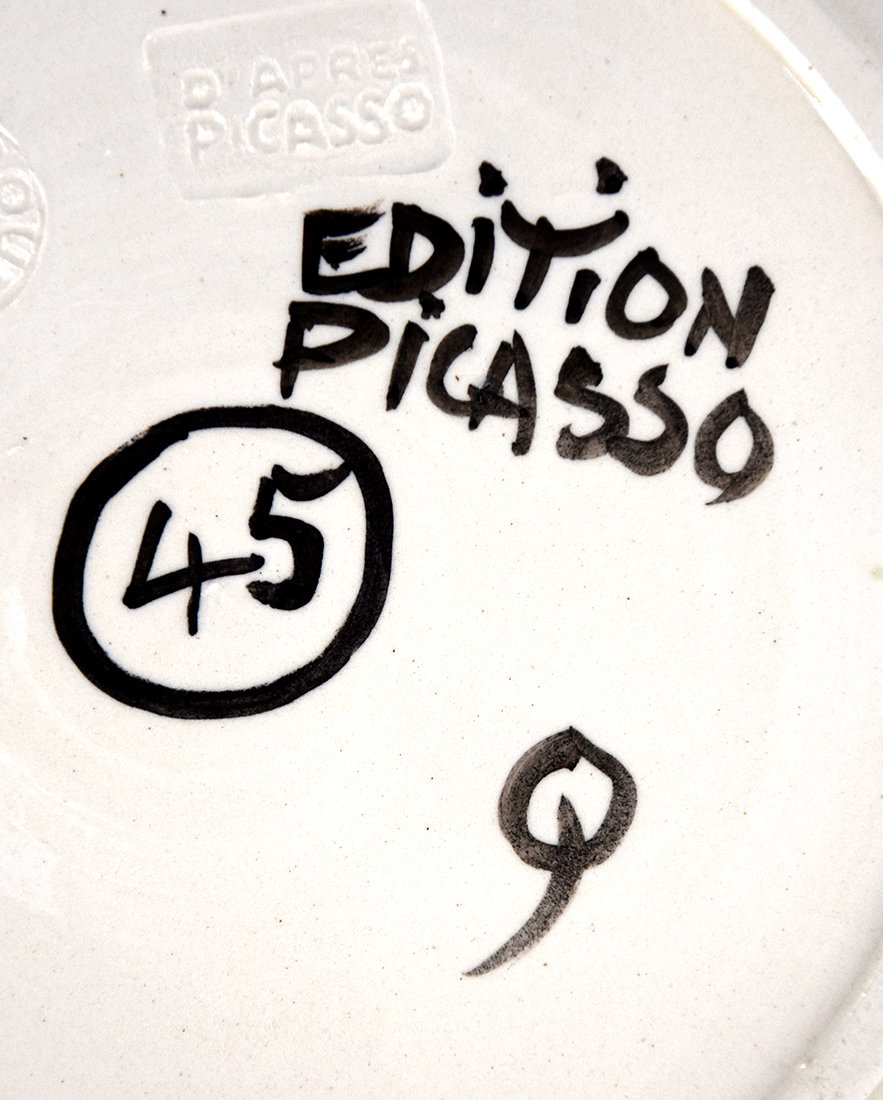 Pablo Picasso signature, Service Poisson Plate Q (“Fish” Service Plate), 1947 A.R. 20